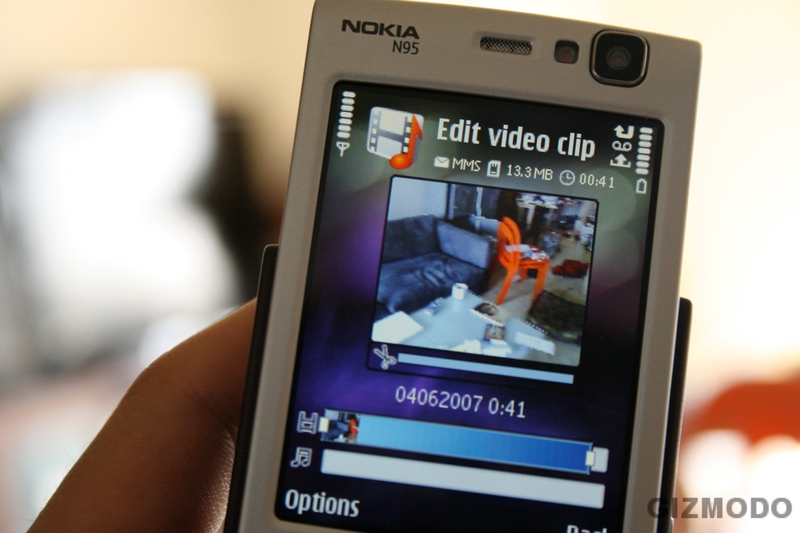 Illustration for article titled Gizmodo's Long-Ass Nokia N95 Review: Why it Rocks, Why it Sucks